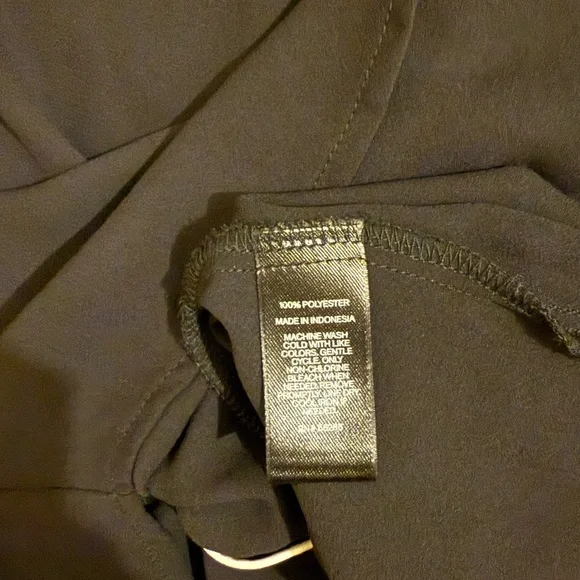 NWOT Button Up Portofino Shirt - Picture 4 of 4